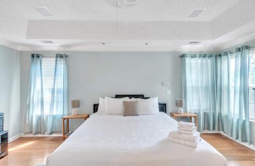 Savannah House | Private Pool & BBQ Grill Near Botanical Gardens
