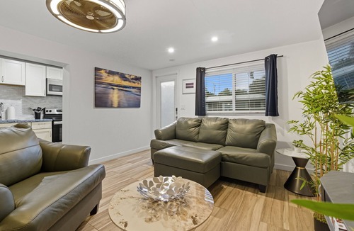 Lake Ridge House | Private Pool, Beachside Retreat w/Guest House Near Las Olas | Paradise Stay