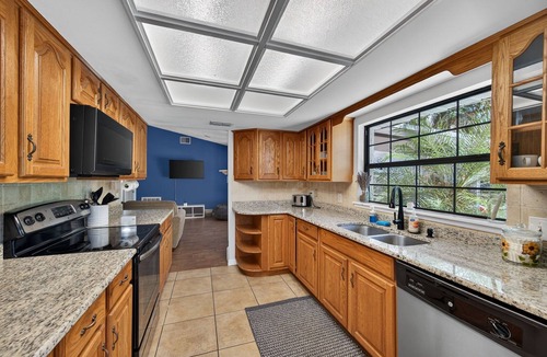 Valrico House | Private Pool Oasis Pet-Friendly Retreat