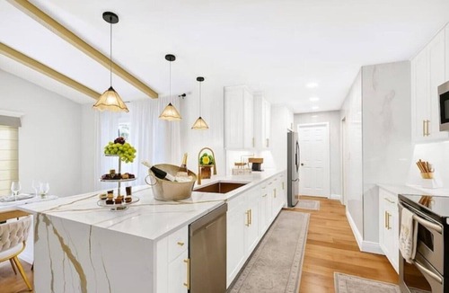 Tropic Palms House | Private Pool Oasis in the Heart of Delray Beach | 4BR Sleeps 10 | Heated Pool | Pet-Friendly