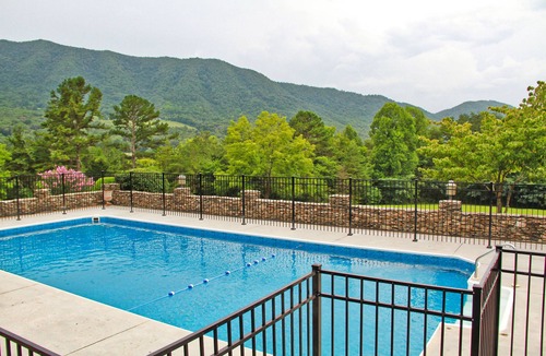 Townsend Cabin | PRIVATE POOL! STUNNING VIEWS! PREMIER Family Lodge on 50 acres in the Smokies!