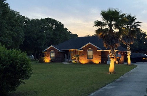 Westside House | Private Retreat at Gated Estate. 2BD/1BA Suite.
