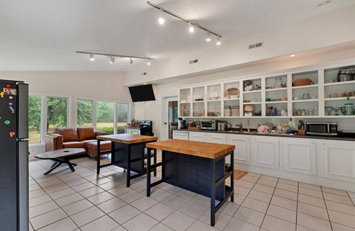 Southern Pines House | Private Room & Bathroom in Southern Pines with WiFi, AC