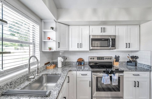 University House | Private Tampa Home Near Moffitt, USF & Busch Gardens.