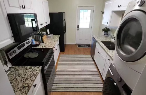 Dacula Apartment | Private, Terrace Level Apartment