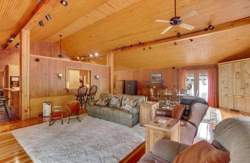 Ruffin House | Private Walterboro Estate w/Deck + Fire Pit!