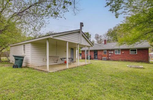Ellendale House | Private Yard! Pet-Friendly Memphis Adventure Hub