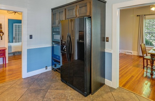 Anderson House | Quaint Anderson Home w/Sunroom, Walk To Downtown!