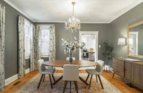 Florence House | Quaint Bungalow in Historic Downtown Florence