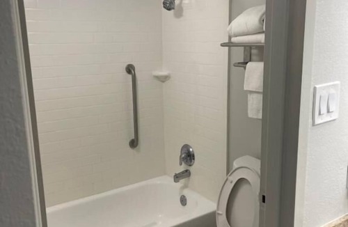 Georgetown Hotel | Quality Inn & Suites Georgetown