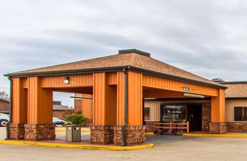 Marion Hotel | Quality Inn & Suites Marion