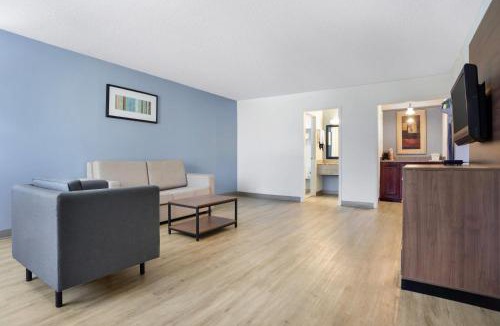 Eufaula Hotel | Quality Inn & Suites near Lake Eufaula