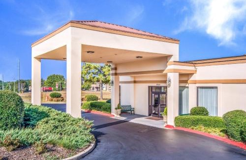 Suwanee Hotel | Quality Inn Suwanee I-85