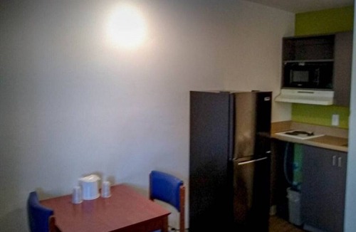 Terry Sanford Apartment | Queen Bed|ADA|Nsmk|Kitchen