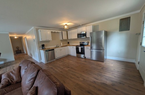 Lake Toxaway House | Quiet 3-bedroom house in Lake Toxaway. Short drive to many waterfalls.