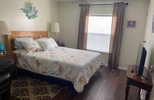 Indiantown House | Quiet 55+ rental. Near golf course. Two swimming pools and pickle ball court.
