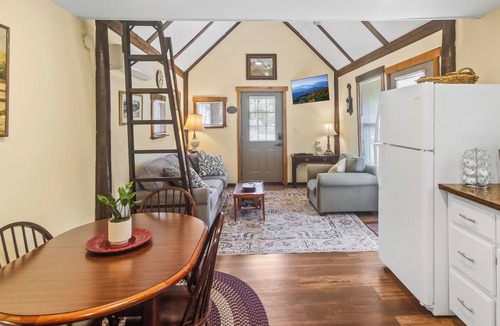 Woodruff Cabin | Quiet and relaxing 1 bedroom farm cabin with loft and deck.