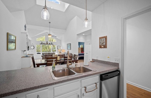 Deer Lake House | Quiet Cul De Sac, Neighborhood Pool, Golf Cart Included - 290 Whitetail Court