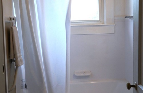 Clinton Other | Quiet farmhouse nestled near Presbyterian College and Clinton, SC w/pool table.