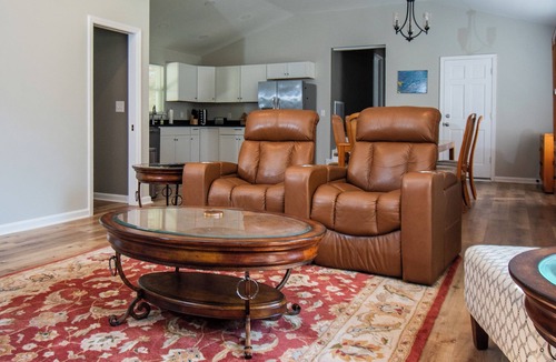 Pelzer House | Quiet house in the country, walking distance to Stewarts fishing pond