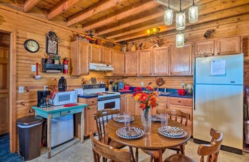 Burkesville House | Quiet & Private Cabin ~ 5 Mi to Dale Hollow Lake!