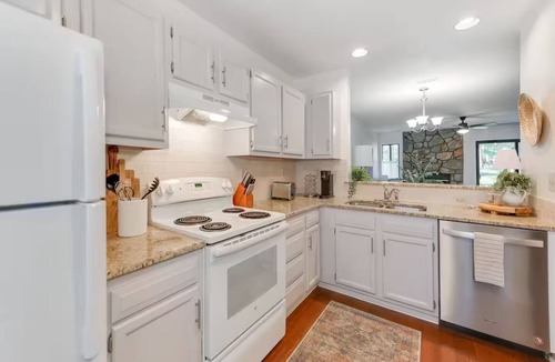 Raintree House | Quiet retreat, 2-bedroom 2.5 bath townhome with private golf course views