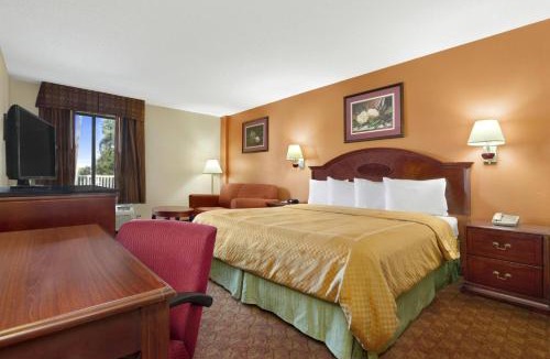 St. Andrews Hotel | Ramada Limited - Columbia