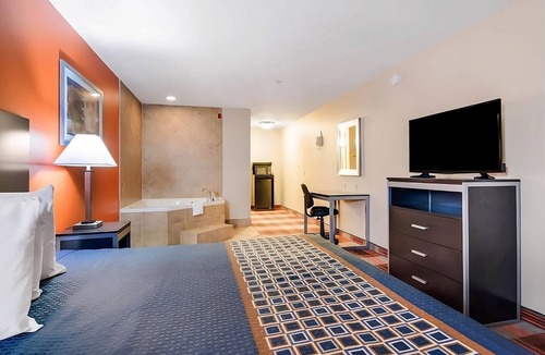Mableton Hotel | Rare Find! FREE Parking! Martin Luther King Jr. National Historic Site Tour!