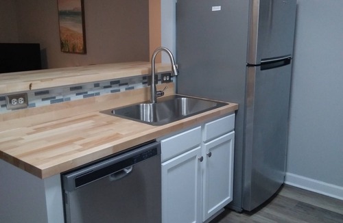 Folly Beach Condo | Ready for the Beach & Sunset Views! Paddleboarding, Nature, Shopping & Seafood