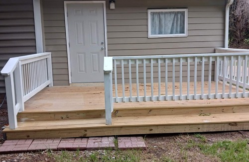 Longs Cottage | Recently updated cottage minutes from beach, pet friendly, large yard wifi, ac