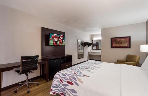 West Columbia Hotel | Red Roof Inn Columbia, SC Airport