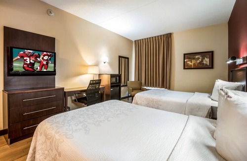 Southwest Raleigh Hotel | Red Roof Inn PLUS+ Raleigh Downtown – NCSU/Conv Center