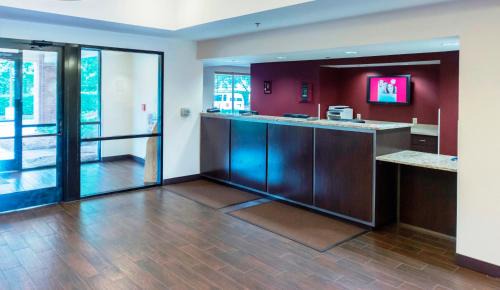 Southwest Raleigh Hotel | Red Roof Inn PLUS Raleigh Downtown NCSU Conv Center