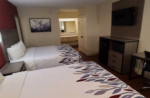 Cornelius Hotel | Red Roof Inn & Suites Cornelius – Lake Norman