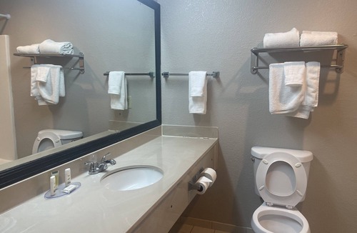 Hinesville Hotel | Red Roof Inn & Suites Hinesville