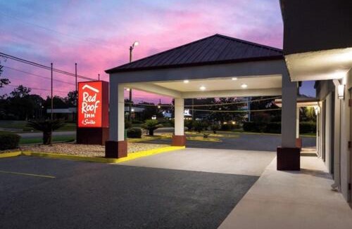 Statesboro Hotel | Red Roof Inn & Suites