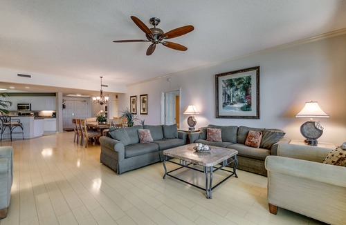 Arcadian Shores Condo | REDUCED FALL PRICES: ALL SEPTEMBER WEEKS 1800D; OCTOBER 1750D; NOVEMBER 1500D.