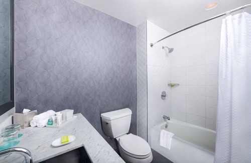 Dunwoody Hotel | Refreshing Stay | 2 King Beds | Pool | Near Chattahoochee Nature Center