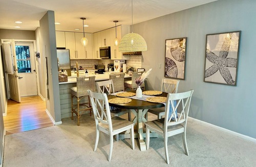 Rehoboth Beach Condo | Rehoboth Beach - Modern 2BR/2 Full Bath condo, Pool, Walk/Bike, Beach/Shop