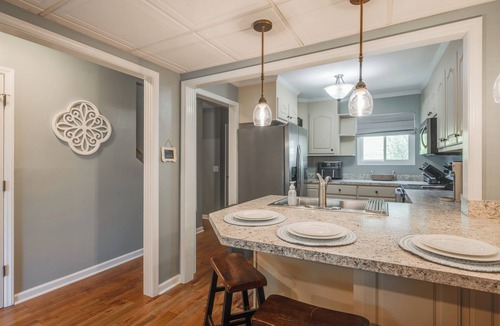 Seneca House | Relax and get Cozy on Keowee with a sandy beach & lake access in 2 bd townhome.
