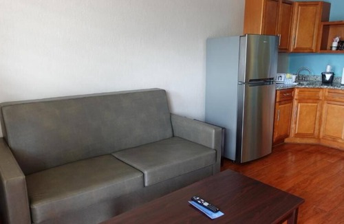 June Park House | Relax and Recharge! Free Breakfast, Free Parking, Free Breakfast, Pool
