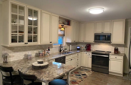 Springfield Cottage | Relax here. Small town charm a short drive to Savannah, Hilton Head, and Pooler.