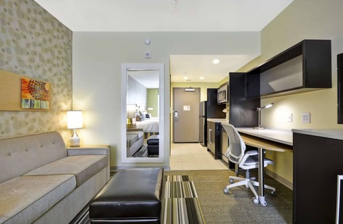 Rock Hill Hotel | Relax in a Contemporary Suite w/Kitchen | Near Local Attractions & Parks
