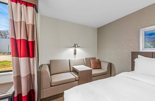 Statesville Hotel | Relax in a Well-Appointed Room Perfect for Visiting Statesville District-2 miles