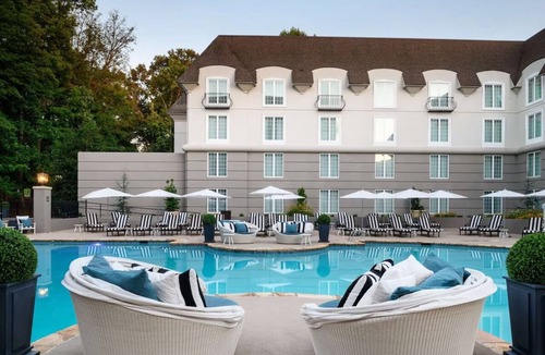 Braselton Hotel | Relax in Elegant Guest Suite Next to Top Wine Producer in Georgia Vineyard