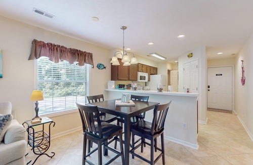 Longs Condo | Relax in style at Longs Cozy Haven: your comfortable, accessible retreat