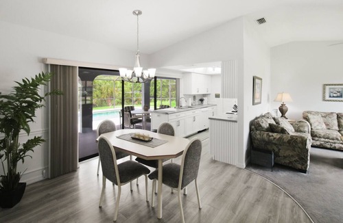 Port Charlotte House | Relaxing 2BR - Pool home close to attractions - Charlotte's Dream