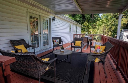 Wyndham House | Relaxing 3-bedroom home ,large patio , Fully Fenced & Backyard Oasis,
