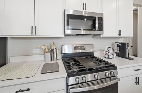 Jacksonville House | Relaxing 3BR Westside Home w/King Bed
