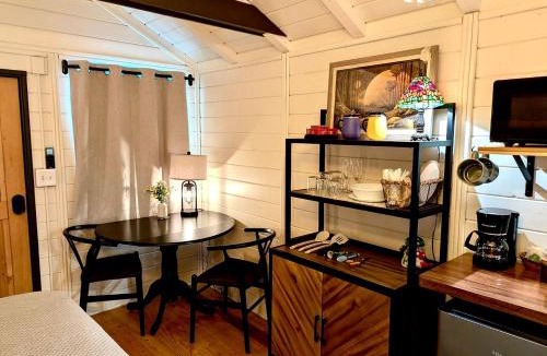 Laurel Ridge House | Relaxing Mountain Getaway Above the Sea of Clouds, Black Mountain, NC